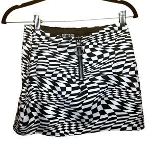 Poster Grl trippy checkered skirt NWOT Size Small black and white front zipper